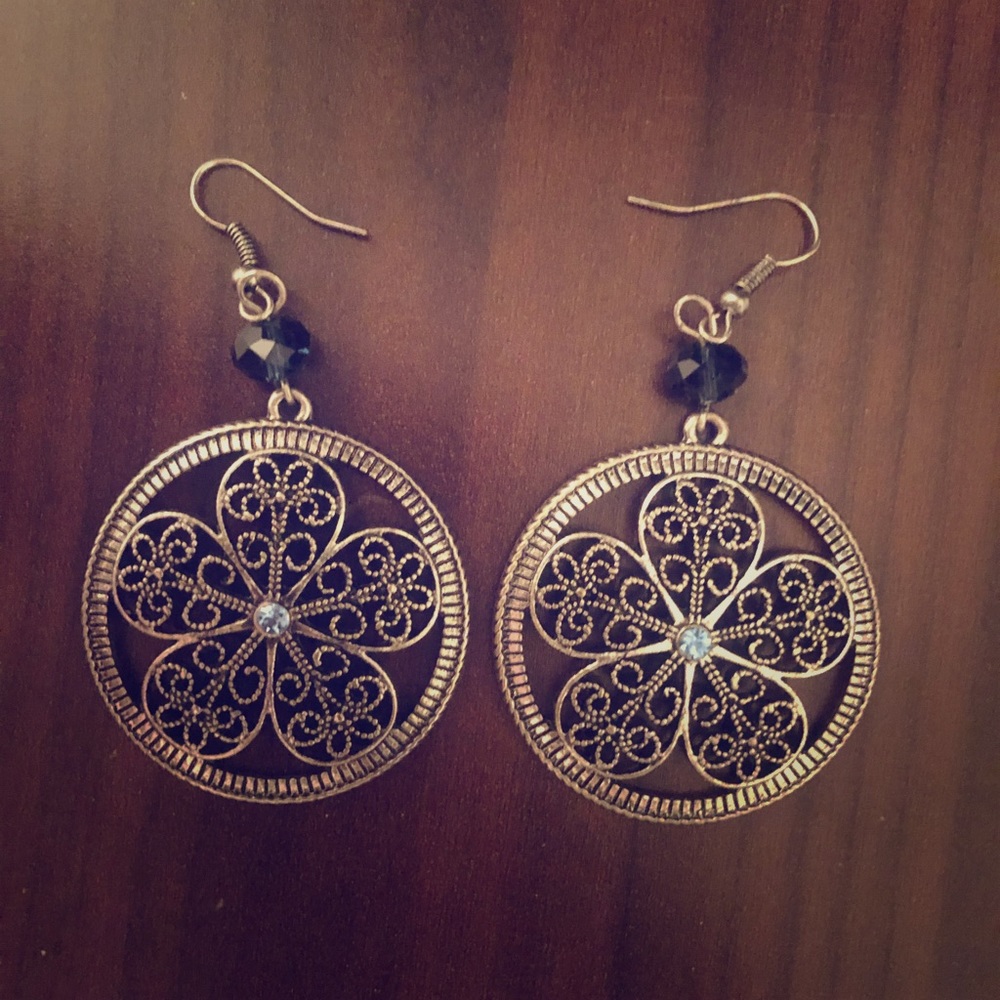 Super cute silver earings